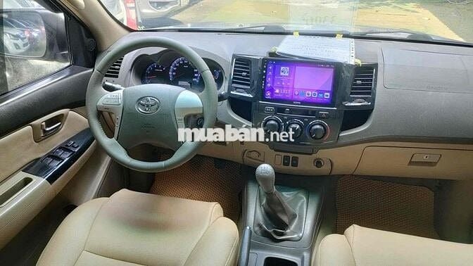 Toyota Fortuner 2012 Số sàn Bạc 130.000km