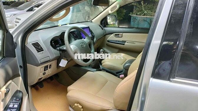 Toyota Fortuner 2012 Số sàn Bạc 130.000km