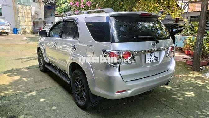 Toyota Fortuner 2012 Số sàn Bạc 130.000km
