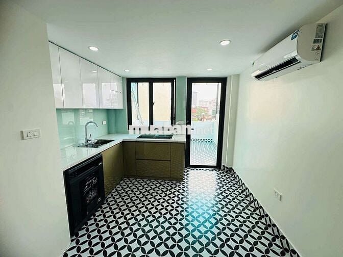 Bán nhà Văn Cao _ Ba đình _ 5 tầng đẹp long lanh _ Chỉ 8,95 tỷ