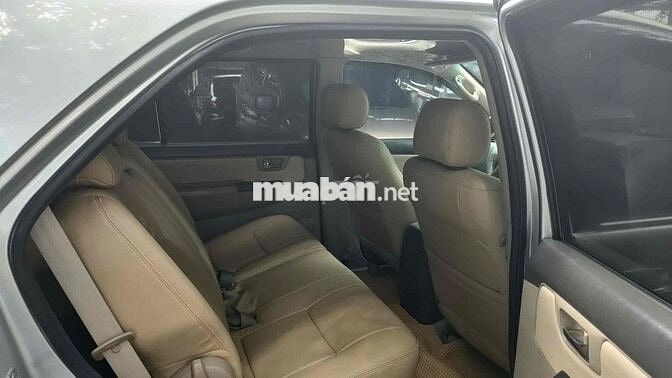 Toyota Fortuner 2012 Số sàn Bạc 130.000km