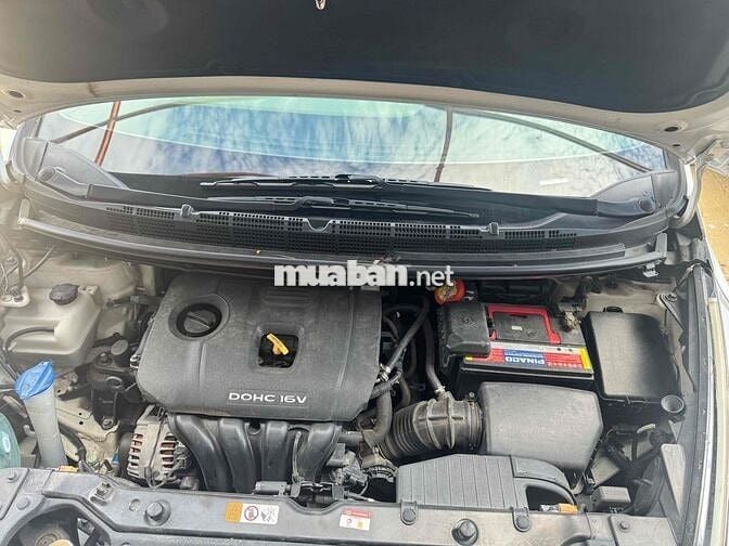Kia Rondo Trắng số sàn 123113 km