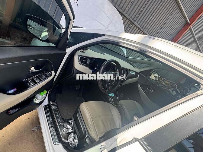 Kia Rondo Trắng số sàn 123113 km