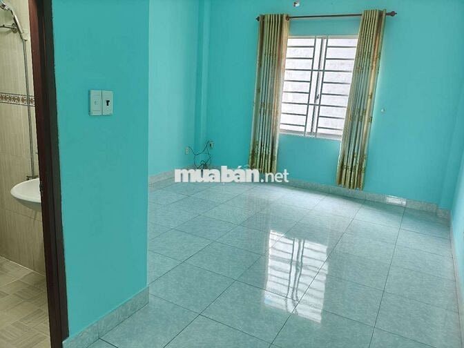 mới sơn sửa 4x20m 3 lầu 4pn 4wc hẻm ô tô gần gvap ở ngay