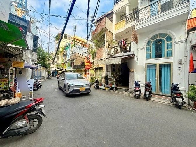 Nhà mới, mặt tiền Cô Giang,5 Tầng,3PN,thích hợp để ở hoặc KD tốt