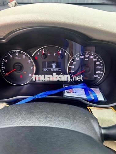 Kia Rondo Trắng số sàn 123113 km
