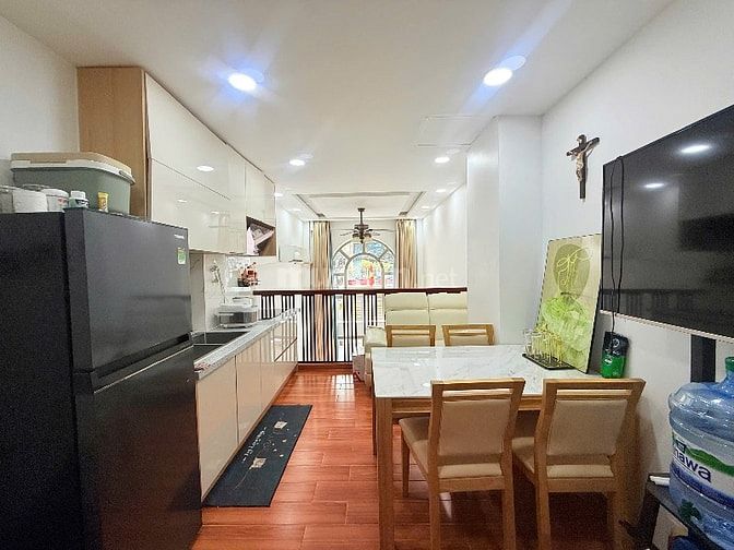 Nhà mới, mặt tiền Cô Giang,5 Tầng,3PN,thích hợp để ở hoặc KD tốt