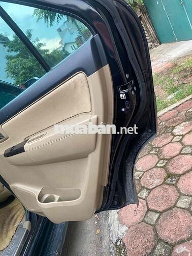 Toyota Fortuner Đen