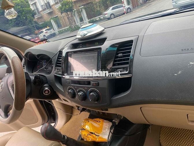 Toyota Fortuner Đen