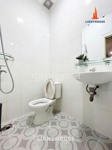 CHO THUÊ PHÒNG TRỌ BÌNH THẠNH CÓ GÁC MÁY LẠNH - THANG MÁY Ở 4 BẠN OK