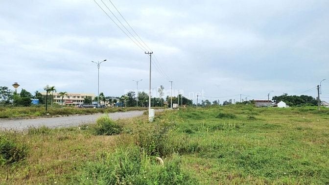 RA NGAY LÔ ĐẤT Đ. 30 THÁNG 4, THỦ DẦU MỘT 150m2, SỔ HỒNG RIÊNG