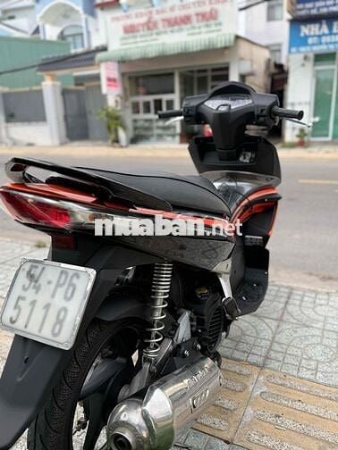 Honda Air Blade nhập tháii Đen cam Còn mới