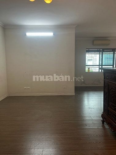 BÁN CHCC 17T8 khu đô thị Trung Hòa Nhân Chính, DT 121,5m2, 3 phòng ngủ