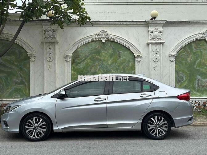 Honda City Top 2018 Bạc 7 vạn km