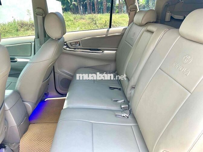 Toyota Innova G AT 2012 Tự động Bạc 89.000 km