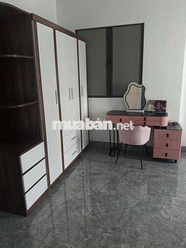 Cho Thuê Nguyên Căn Biệt Thự DT 10x13 1Trệt 2Lầu 3Pn 3Wc Full Nội Thất