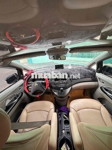 Mitsubishi Grandis 2005 Đen 7 chỗ