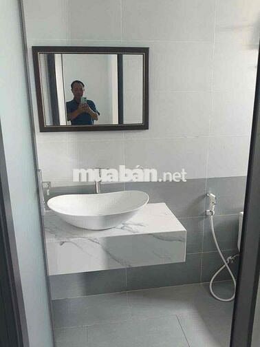Cho Thuê Nguyên Căn Biệt Thự DT 10x13 1Trệt 2Lầu 3Pn 3Wc Full Nội Thất