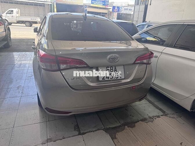 Toyota Vios 2022 Số sàn Vàng cát