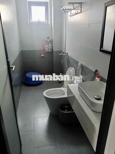 Cho Thuê Nguyên Căn Biệt Thự DT 10x13 1Trệt 2Lầu 3Pn 3Wc Full Nội Thất