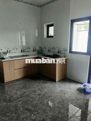 Cho Thuê Nguyên Căn Biệt Thự DT 10x13 1Trệt 2Lầu 3Pn 3Wc Full Nội Thất