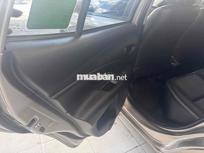 Toyota Vios 2022 Số sàn Vàng cát