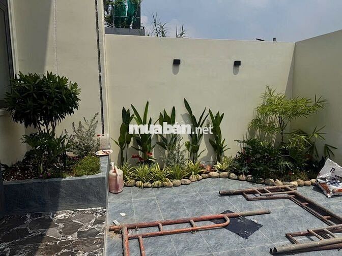 NHÀ MỚI XÂY 5X20 -2 TẦNG HOÀN CÔNG- GIÁ 3TY6 - Ô TÔ TỚI NHÀ - LONG HẬU