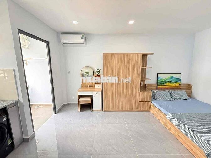 Căn Hộ Ban công Rộng 40m2 có MGR ngay Chợ Hoàng Hoang Thám - Khu K300