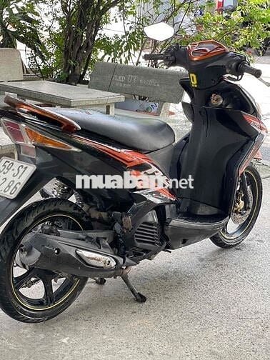 Yamaha Luvias 2013 Cam đen