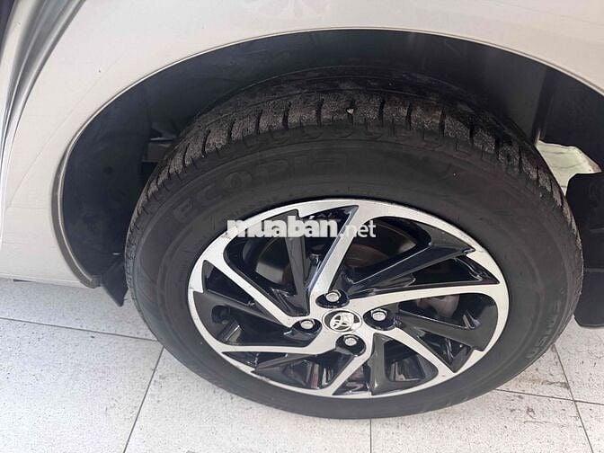 Toyota Vios 2022 Số sàn Vàng cát