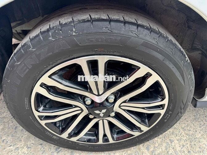 Mitsubishi Attrage Premium 2023 Trắng