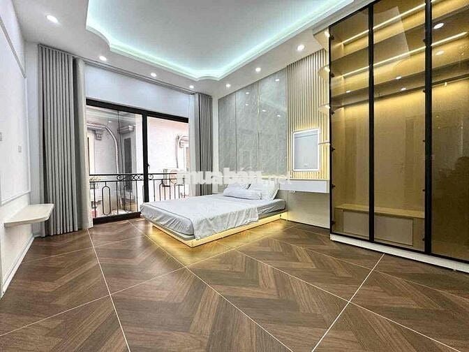 Chính chủ Bán nhà Xã Đàn 33 m2 Thang máy Sát phố Ô tô đỗ cổng Mới xây