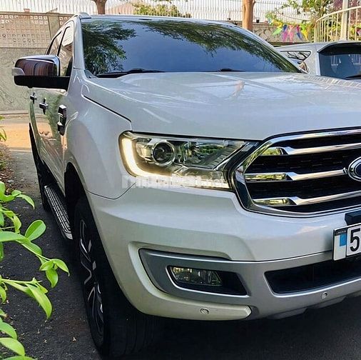 Ford Everest nhập bản Titanium full 2 cầu sx 2019