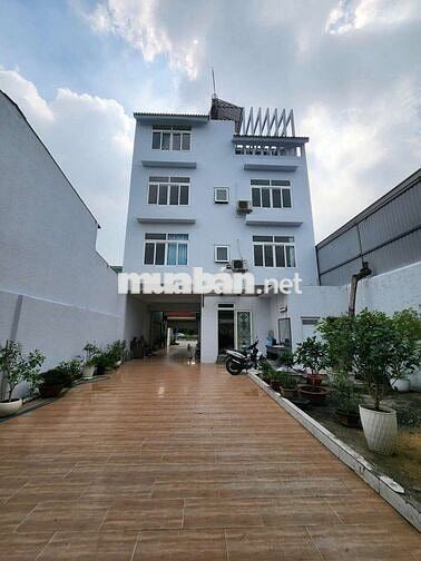 BIỆT THỰ SÂN VƯỜN MẶT TIỀN DT 747B