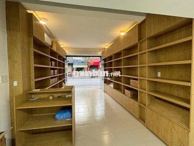 bán nhà mặt tiền đường Nguyễn Tất Thành f13 Q4 tpHCM