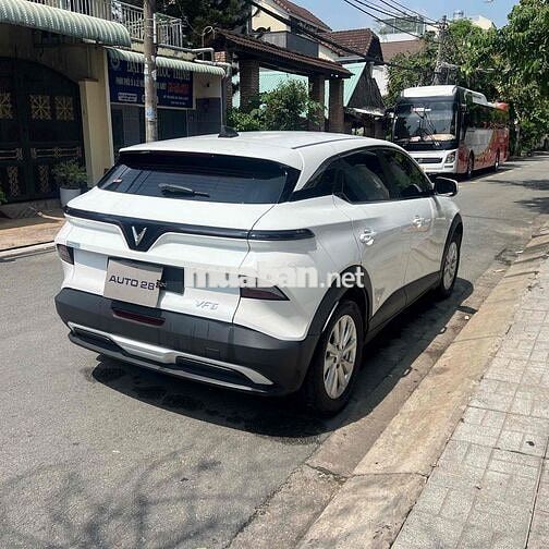 VinFast VF6 ECO 2025