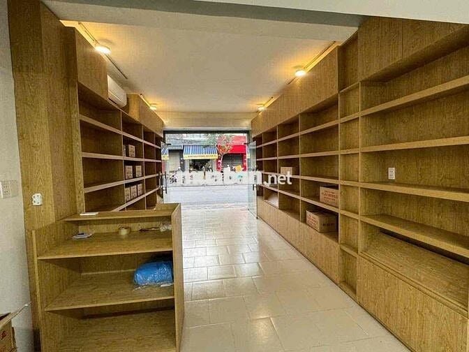 bán nhà mặt tiền đường Nguyễn Tất Thành f13 Q4 tpHCM