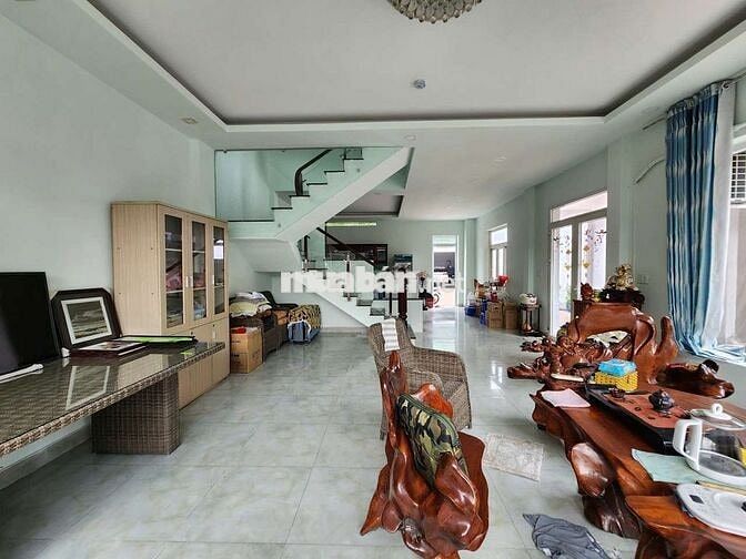 CHO THUÊ NHÀ BIỆT THỰ MẶT TIỀN ĐƯỜNG DT 743B TX TÂN UYÊN BÌNH DƯƠNG CỦ