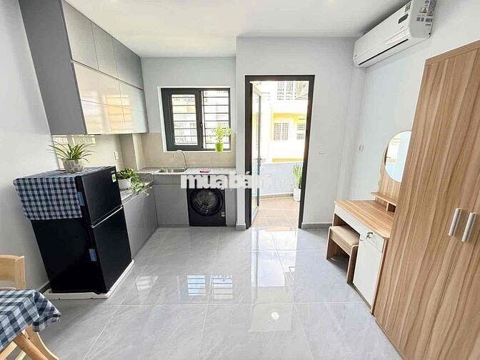Căn Hộ Ban công Rộng 40m2 có MGR ngay Chợ Hoàng Hoang Thám - Khu K300