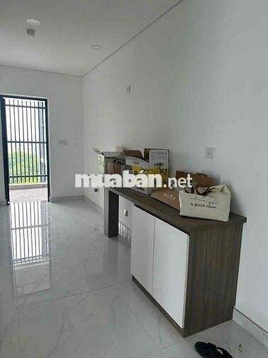 Cho thuê 2PN 85m2 Diamond Alnata, Full nội thất, view mát, giá 17,5tr