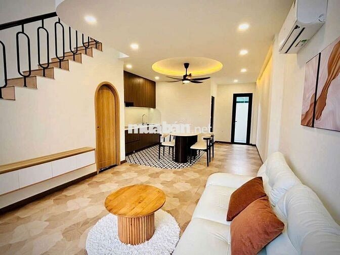 Nhà gần chợ Bến Thế, sạch đẹp full nội thất mới, giá 6.5 triệu/tháng