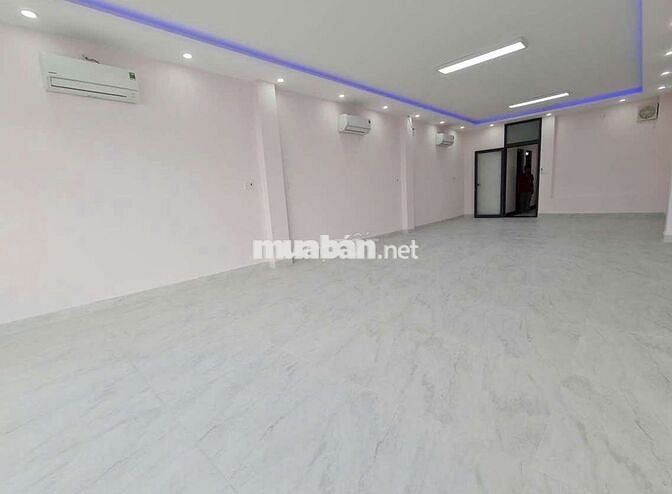 CHO THUÊ NHÀ 5X22(TRỆT+LỬNG+2LÀU+ST) FULL MÁY LẠNH NHÀ CÓ THANG MÁY 