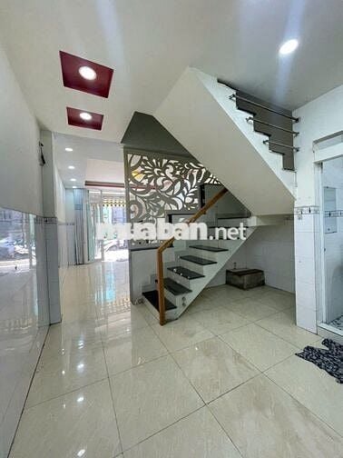 Cho thuê nhà Lê Đình Cẩn & TL10, 2 tầng, 4 x 13m, hẻm xe hơi