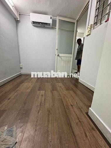 Phòng hẻm 451 nguyễn trãi 2,5tr máy lạnh tollet riêng lẩu 2