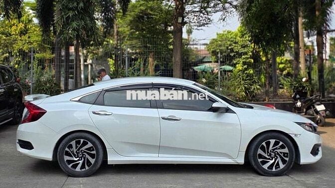 Honda Civic E 2018 Trắng 70.000 km