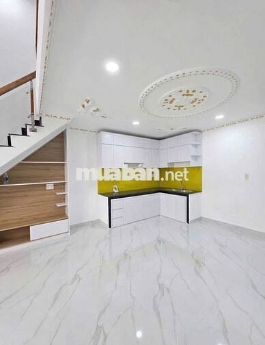 Cần bán gấp nhà 2PN / 1NVS Hóc Môn diện tích 72,7 m2 giá 1 tỷ 050