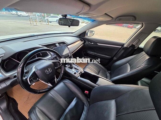 Honda Civic E 2018 Trắng 70.000 km