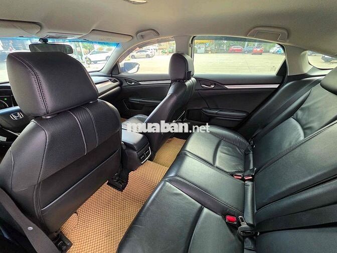 Honda Civic E 2018 Trắng 70.000 km