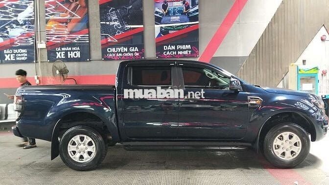 Ford Ranger XLS 2021 Xanh đậm 35.000 km