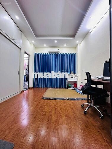 Nhà 4 tầng 30m² Nam Dư 3 Ngủ Tiềm Năng, có chỗ để xe máy riêng